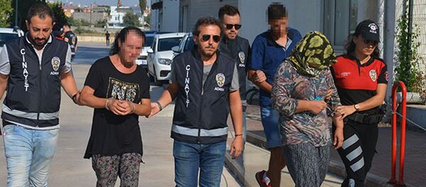 Trans bireyin evinde bastığı babasını öldürdü - Sputnik Türkiye