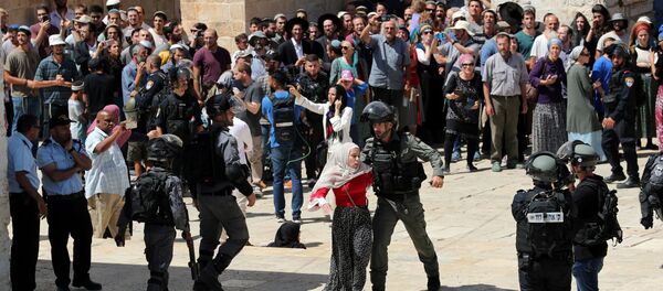Mescid-i Aksa'ya Kurban Bayramı'nda baskın - Sputnik Türkiye