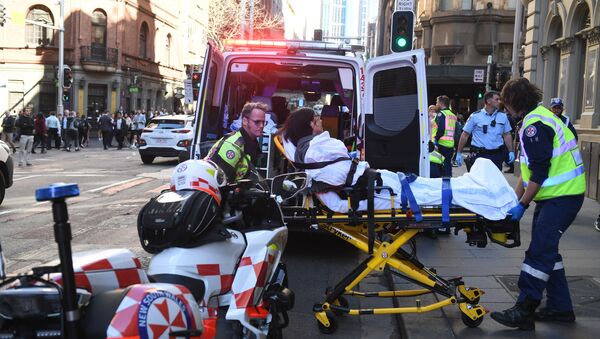 Avustralya'da bıçaklı saldırı: 1 kişiyi öldüren, 1 kişiyi yaralayan saldırgan, çevredekilerin müdahalesiyle yakalandı - Sputnik Türkiye