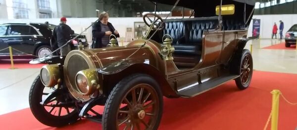 Moskova’da Rus liderlerin otomobilleri sergilendi - Sputnik Türkiye