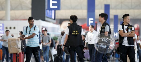Hong Kong havalimanı yeniden uçuşlara açıldı - Sputnik Türkiye