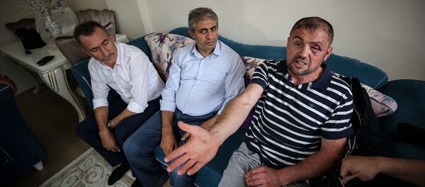 Gemlik'te bir gazi, 'sandalyeye ayaklarını uzattığı için' kafede darp edildi iddiası - Sputnik Türkiye