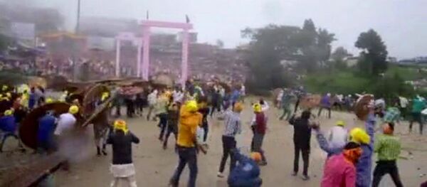 Hindistan’da taş atma festivali: 100 yaralı - Sputnik Türkiye