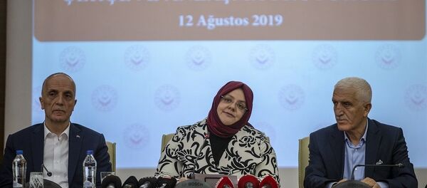 Zehra Zümrüt Selçuk ile Ergün Atalay - Sputnik Türkiye