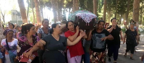 2 çocuk annesi Zümrüt Er (20), eski kayınpederi Özkan K. (45) tarafından pompalı tüfekle vurularak, öldürüldü.  - Sputnik Türkiye