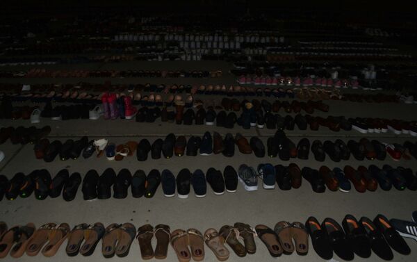 Eminönü’nde sular altında kalan ayakkabılar Yenikapı’da kurutmaya bırakıldı - Sputnik Türkiye