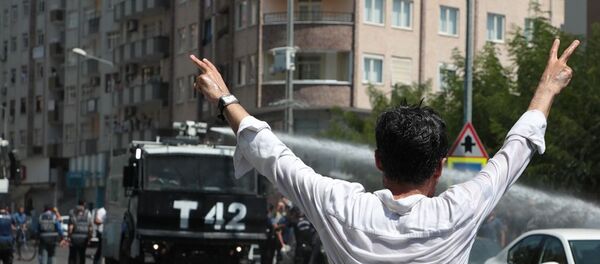 Diyarbakır’da kayyum protestosuna müdahale - Sputnik Türkiye