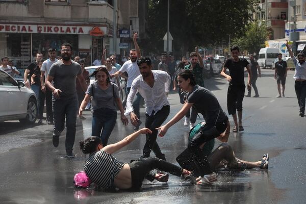 Diyarbakır’da kayyum protestosuna müdahale - Sputnik Türkiye