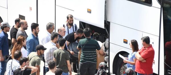 Esenyurt'tan 127 Suriyeli daha ülkesine döndü - Sputnik Türkiye