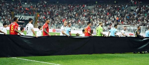 Emine Bulut için siyah pankart - Sputnik Türkiye