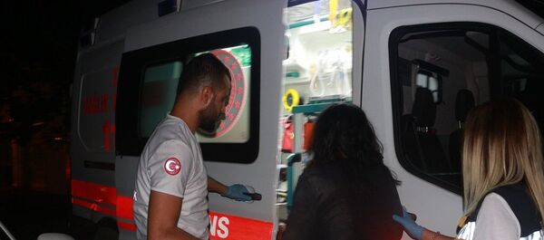 Adıyaman’da gece geç saatlerinde bir kadın, ağabeyi tarafından sokak ortasında öldüresiye dövüldükten sonra bıçaklandı.  - Sputnik Türkiye