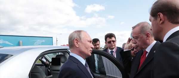 Türkiye Cumhurbaşkanı Recep Tayyip Erdoğan ve Rusya Devlet Başkanı Vladimir Putin, fuardaki stantları birlikte gezerek incelemelerde bulundu. Türkiye Cumhurbaşkanı Recep Tayyip Erdoğan ve Rusya Devlet Başkanı Vladimir Putin, fuardaki stantları birlikte gezerek incelemelerde bulundu. - Sputnik Türkiye