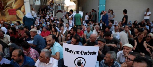 Halkların Demokratik Partisi’nin (HDP) 3 büyükşehir belediyesine kayyum atamalarına karşı başlatılan protesto eylemleri 9. gününde devam ediyor. - Sputnik Türkiye