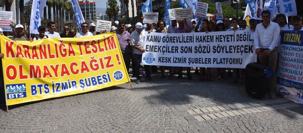 KESK'e bağlı sendikalardan memur zamları için iş bırakma eylemi - Sputnik Türkiye