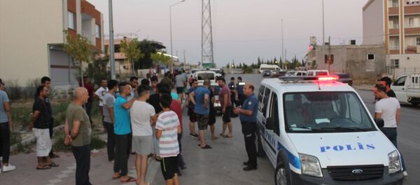 Hırsızlık zanlısı otomobille kaçarken engelli çocuğa çarptı Hırsızlık zanlısı otomobille kaçarken engelli çocuğa çarptı - Sputnik Türkiye