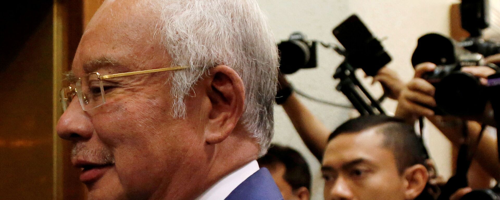 Necip Rezak, 1MDB davasının görüldüğü Kuala Lumpur Yüksek Mahkemesi'de  - Sputnik Türkiye, 1920, 28.08.2019