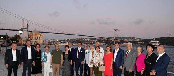 CHP'den seçilen büyükşehir belediye başkanları, Sultanahmet Tunuslu Hayrettin Paşa Konağı'nda düzenlenen Büyükşehir Belediye Başkanları Çalıştayında bir araya geldi  - Sputnik Türkiye