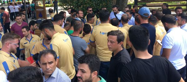 İşten çıkarılan İSPARK çalışanları İBB önünde basın açıklaması yaptı - Sputnik Türkiye