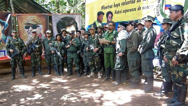 Kolombiya'da üç yıl önce hükümetle barış anlaşması imzalayan Kolombiya Devrimci Silahlı Güçleri’nin (FARC) eski komutanı Ivan Marquez yeniden silahlanma çağrısı yaptı. - Sputnik Türkiye