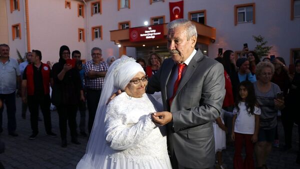Düzce'de kaldıkları huzurevinde tanışarak evlenmeye karar veren çift - Sputnik Türkiye