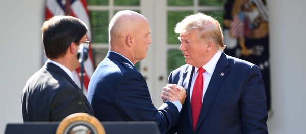 John William Raymond - Donald Trump - Sputnik Türkiye