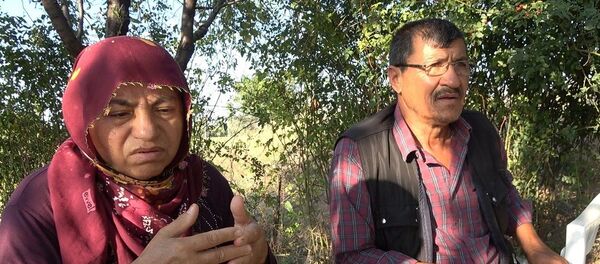 Emine Bulut’un annesi Fadime Bulut, babası Ahmet Bulut - Sputnik Türkiye