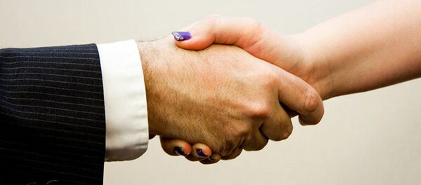 kadın-erkek el sıkışma, tokalaşma - Sputnik Türkiye