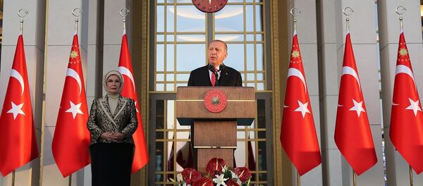 Cumhurbaşkanı Recep Tayyip Erdoğan, 30 Ağustos Zafer Bayramı dolayısıyla Cumhurbaşkanlığı Külliyesi’nde verilen resepsiyonda konuştu. - Sputnik Türkiye