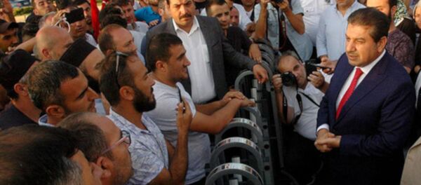 İstanbul Büyükşehir Belediye(İBB) Meclisi Ak Parti Grup Başkanvekili ve Esenler Belediye Başkanı Mehmet Tevfik Göksu, İBB şirketlerinden çıkarılan işçileri ziyaret etti. - Sputnik Türkiye