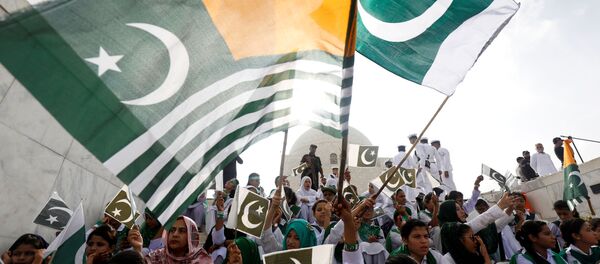 Pakistan'ın Karaçi şehrinde Hindistan'ın Keşmir kararına yönelik protesto mitingi Pakistan'ın Karaçi şehrinde Hindistan'ın Keşmir kararına yönelik protesto mitingi - Sputnik Türkiye
