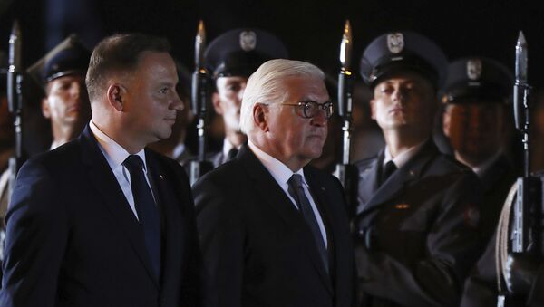 Almanya Cumhurbaşkanı Frank-Walter Steinmeier ve Polonyalı mevkidaşı Andrzej Duda, İkinci Dünya Savaşı'nın başlamasının 80. yıldönümü kapsamında Polonya'nın Wielun şehrinde düzenlenen anma törenlerine katıldı. - Sputnik Türkiye