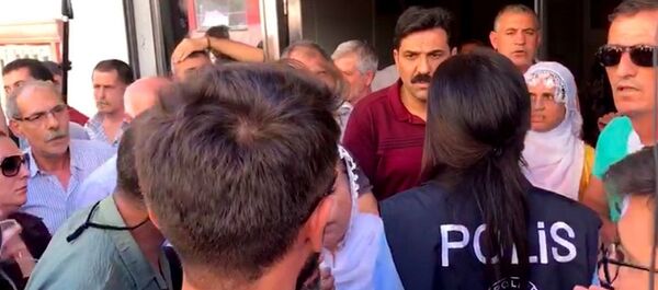 Diyarbakır'da HDP ile Vatan Partililer arasında gerginlik - Sputnik Türkiye