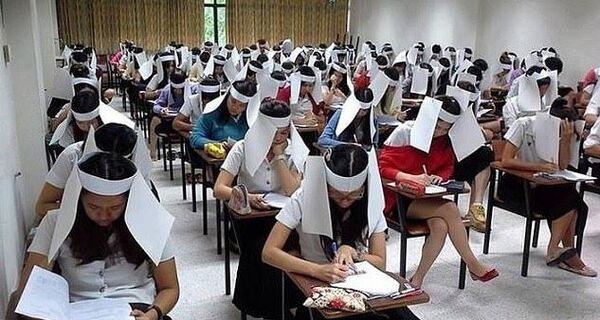 Meksika'da öğretmenin kopya önleme yöntemi viral oldu  - Sputnik Türkiye