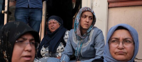 HDP, ailelerin oturma eylemi - Sputnik Türkiye