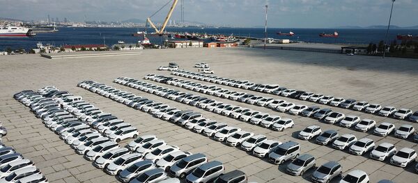 İBB’ye ait yüzlerce araç gece yarısı Yenikapı’ya getirildi - Sputnik Türkiye