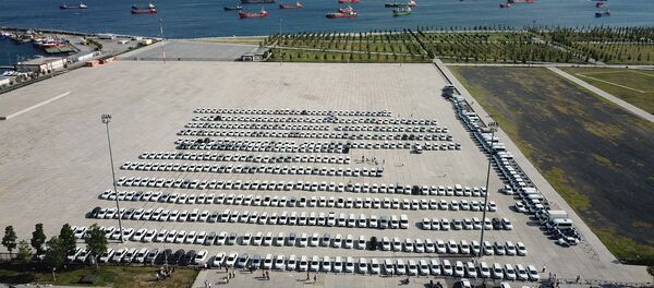 İBB’ye ait yüzlerce araç gece yarısı Yenikapı’ya getirildi - Sputnik Türkiye