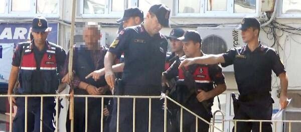 Evlat edindiği çocuğun 14 yaşındaki ablasına cinsel istismardan tutuklandı - Sputnik Türkiye