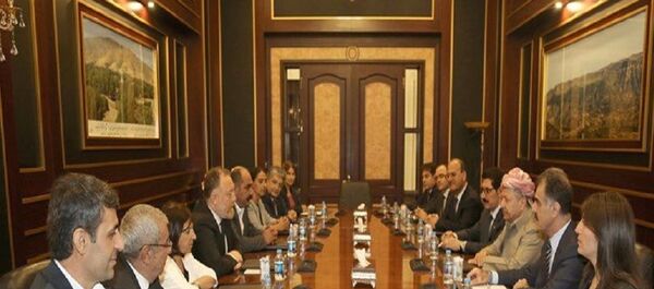 HDP heyetiyle görüşen Barzani - Sputnik Türkiye