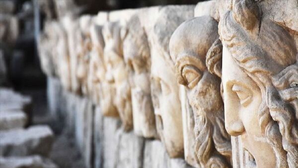 2 bin 200 yıllık mitolojik masklar gün yüzüne çıkarıldı - Sputnik Türkiye
