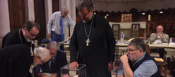 Fener Rum Patrikhanesi'nden ayrılan Rus Ortodoks Kiliseleri, Moskova Patrikhanesi ile birleşmeyi oyladı - Sputnik Türkiye