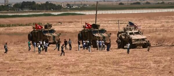 Türkiye ile ABD askerlerinden Suriye'de ortak devriye - Sputnik Türkiye