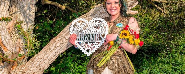 Ağaçla evlenen kadın, Kate Cunningham - Sputnik Türkiye