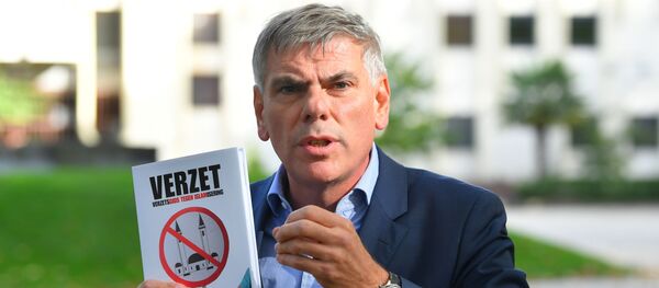 Belçika’nın kuzeyindeki Flaman bölgesinin bağımsızlığını savunan, göçmen karşıtı ve aşırı sağcı Vlaams Belang (Flaman Menfaati) Partisi’nin lideri Filip Dewinter Belçika’nın kuzeyindeki Flaman bölgesinin bağımsızlığını savunan, göçmen karşıtı ve aşırı sağcı Vlaams Belang (Flaman Menfaati) Partisi’nin lideri Filip Dewinter - Sputnik Türkiye