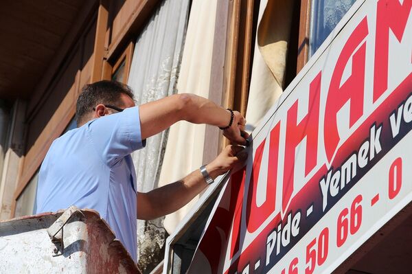 Tepki çeken 'Muhammet' tabelası söküldü: Gerekçe 'İslam dinine saygısızlık' - Sputnik Türkiye