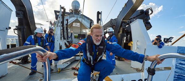 ABD’li kâşif Victor Vescovo, her okyanustaki en derin noktalara dalarak bir ilki gerçekleştirdi. ABD’li kâşif Victor Vescovo, her okyanustaki en derin noktalara dalarak bir ilki gerçekleştirdi. - Sputnik Türkiye