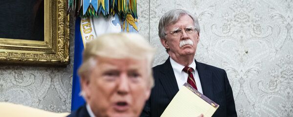 Donald Trump, John Bolton - Sputnik Türkiye
