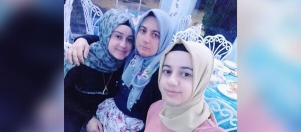 İki kız kardeş, eşlerine not bırakıp ortadan kayboldu: 'Benimle ilgilenmedin kahvelere gittin' - Sputnik Türkiye