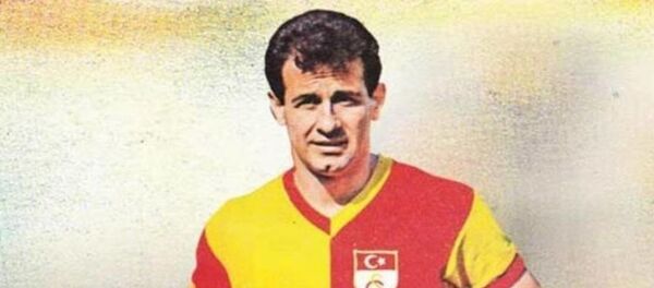 Metin Oktay - Sputnik Türkiye