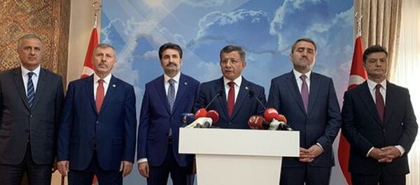 Ahmet Davutoğlu ve arkadaşları - Sputnik Türkiye