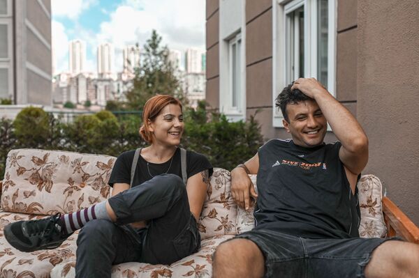 'Susamam' videosunda yer alan rapçiler AFP'ye konuştu: Korkacak bir şey yok - Sputnik Türkiye